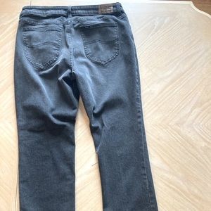 SALE: NWOT LEE JEANS REGULAR FIT: MID-RISE
